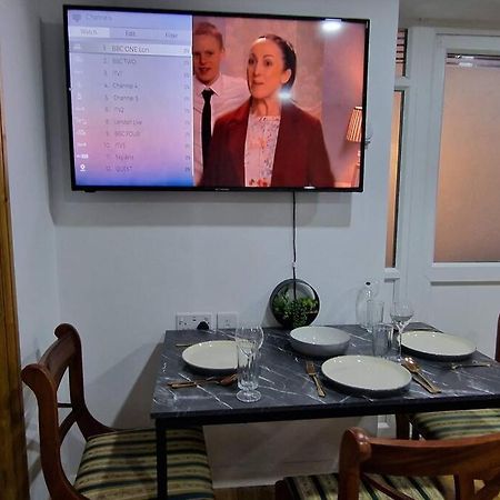 1 Bedroom Studio เอลทัม ภายนอก รูปภาพ