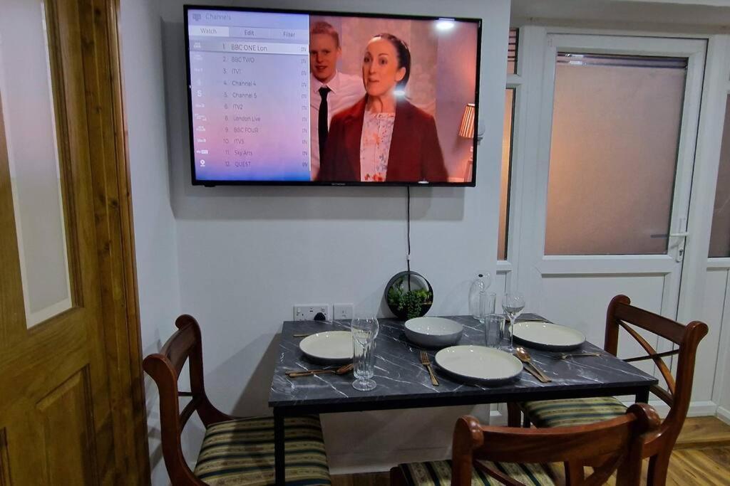 1 Bedroom Studio เอลทัม ภายนอก รูปภาพ